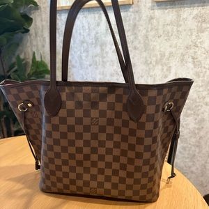 Auth. Louis Vuitton Neverfull MM
